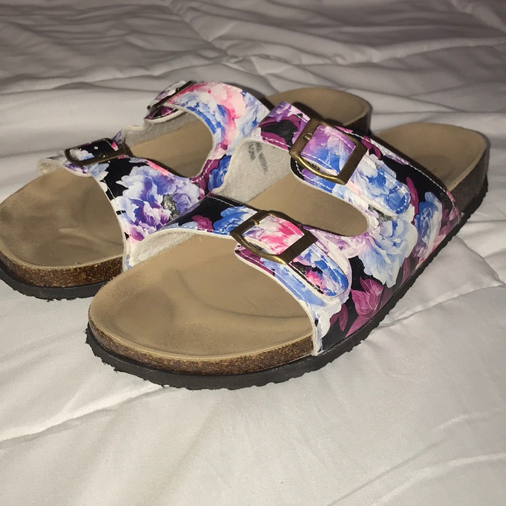 Women’s Slip On Sandals